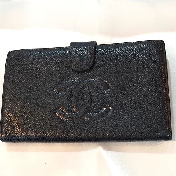 Chanel Caviar Wallet, Black CC Embossed. Pebbled caviar genuine leather. Luxury! - Picture 3 of 12